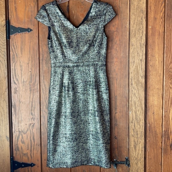 Betsey Johnson Gold & Black Metallic Cocktail Dress Cap Sleeve Back Zip Sz 4 - Picture 4 of 10